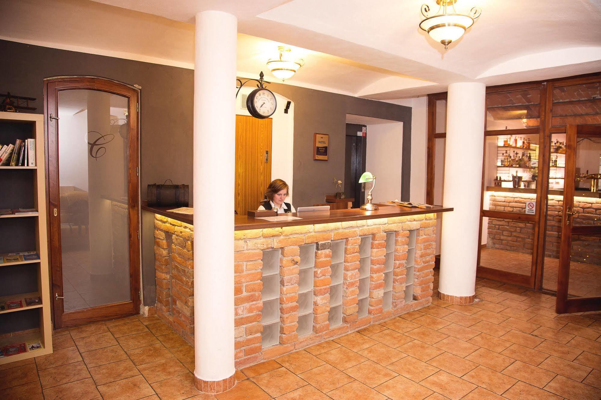 Hotel Centrum هرانيتسه المظهر الخارجي الصورة
